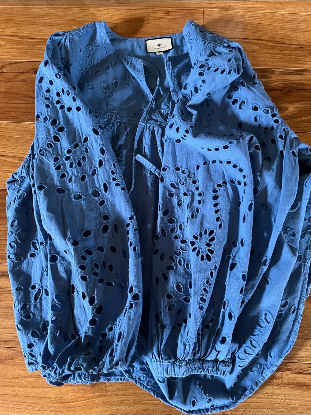 Tuckernuck Cotton Grecian Blue Eyelet Kenway Blouse XXL - Picture 4 of 16